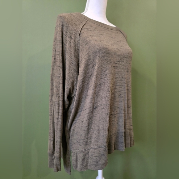 Aerie Long Sleeve Oversized Olive Shirt Size Small - Picture 2 of 9
